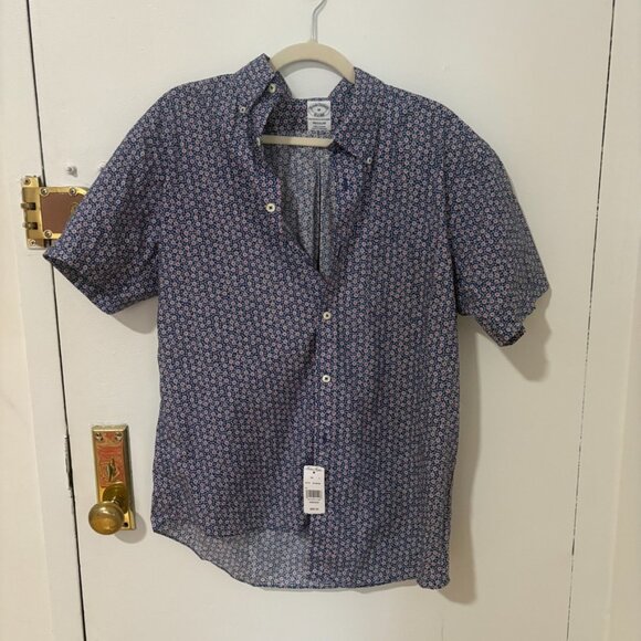 NWT Brooks Brothers Regular Short Sleeve Button Down 100% Cotton Floral Pattern - Picture 1 of 4